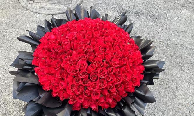 哪朵花象征着爱情和幸福？选择哪种花表达爱意最合适？