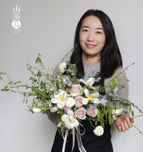 儿童过年手捧花有何寓意？它们在节日中扮演什么角色？