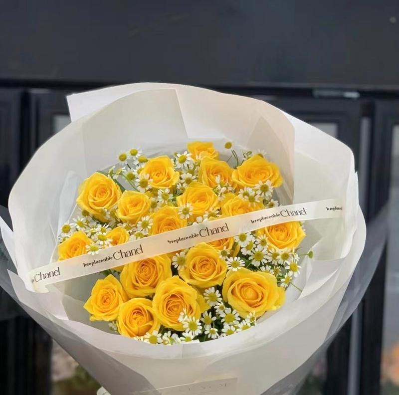 米黄色玫瑰花代表什么？米黄色玫瑰花的寓意是什么？