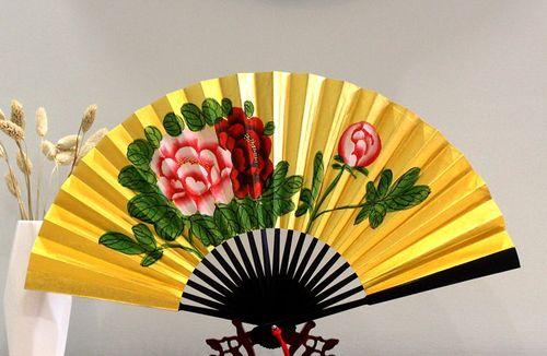 金色扇面手捧花有何寓意？它的象征意义是什么？