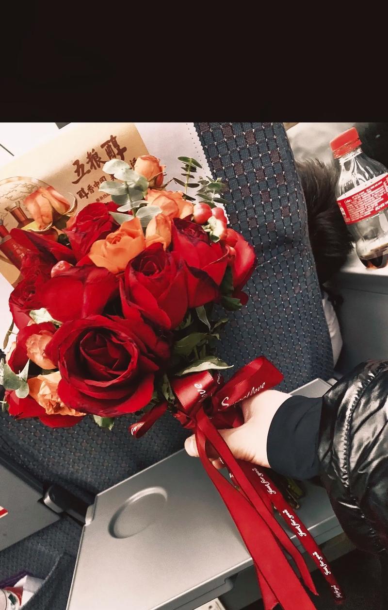 红黑玫瑰花手捧花代表什么？红黑玫瑰花手捧花的寓意是什么？