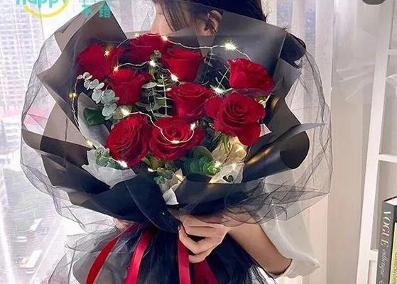 七夕节捧玫瑰花有何寓意？如何挑选代表爱情的玫瑰？