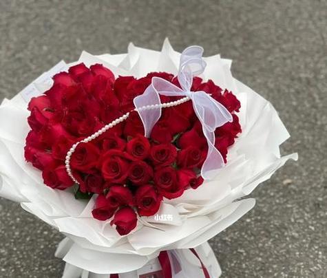 送支浪漫玫瑰花代表什么？如何用玫瑰花表达爱意？