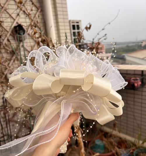 瀑布手捧花代表什么寓意？瀑布手捧花的含义是什么？