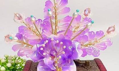 紫色花绑头发代表什么？寓意有哪些？