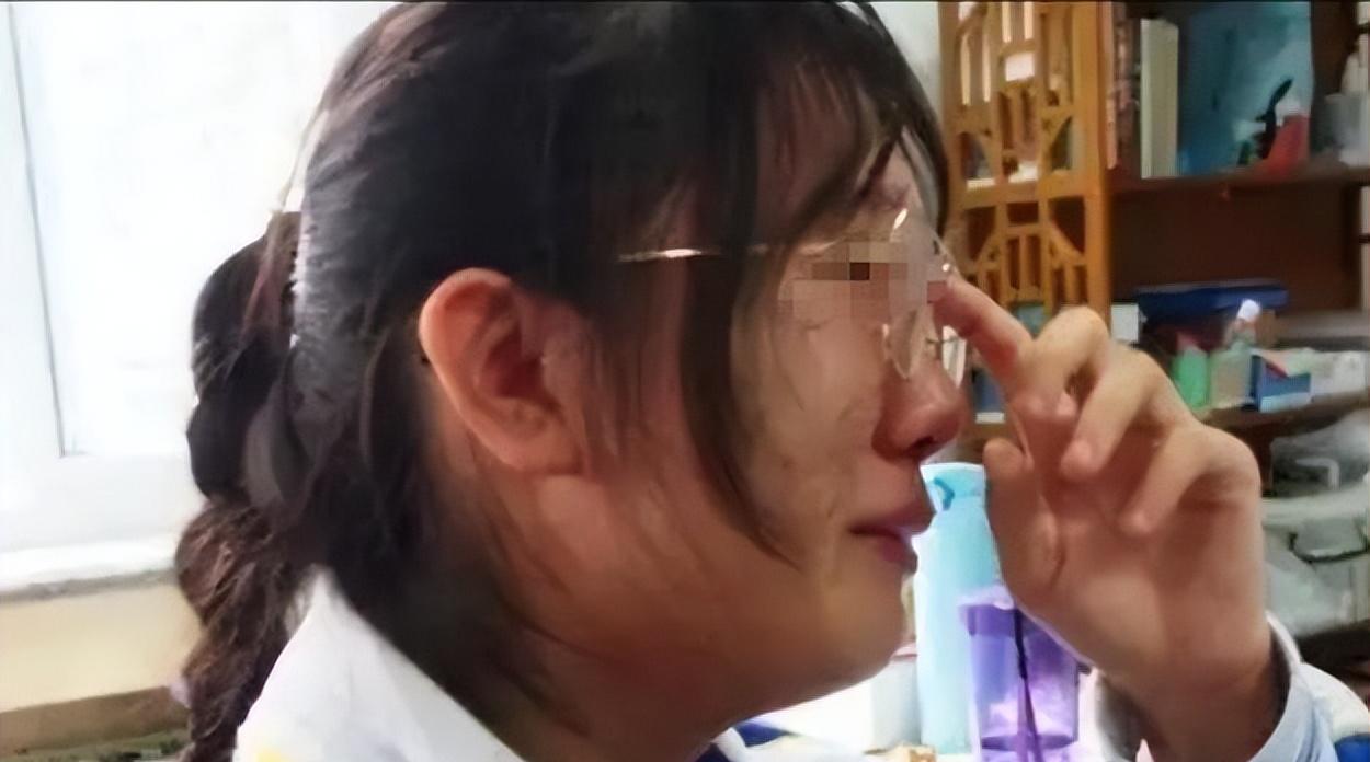 “不录取又何必羞辱我”！女孩被云南大学3字劝退，瞬间破防崩溃